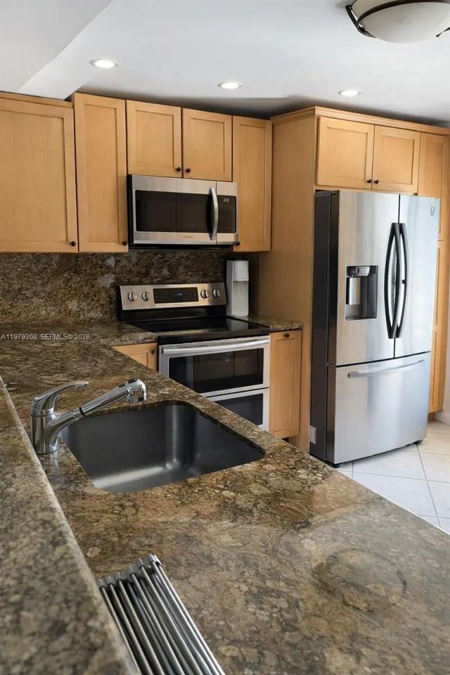 3 of 27 - 2661 Ne 164th Street #40, North Miami Beach, FL