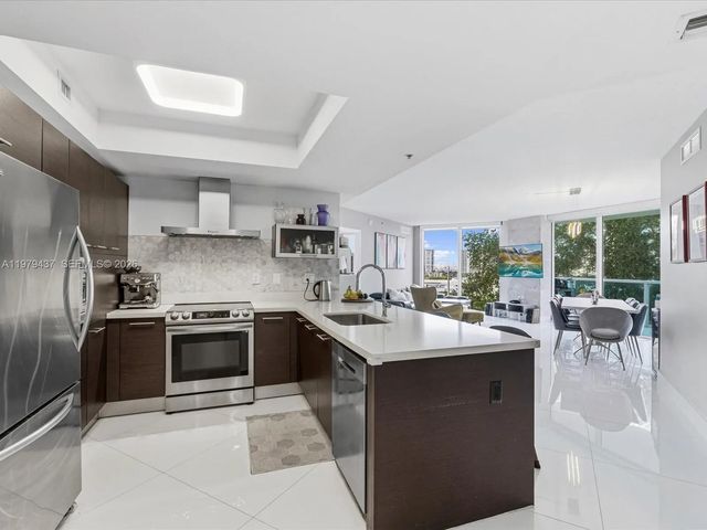 4 of 33 - 200 Sunny Isles Boulevard #2-702, Sunny Isles Beach, FL