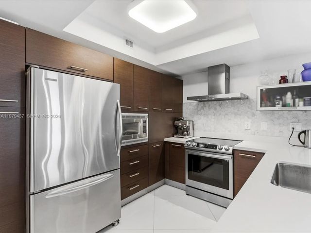 5 of 33 - 200 Sunny Isles Boulevard #2-702, Sunny Isles Beach, FL