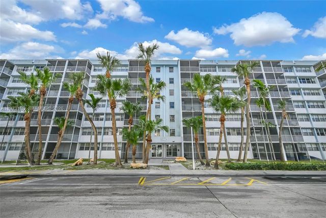 700 Nw 214th Street #321, Miami Gardens