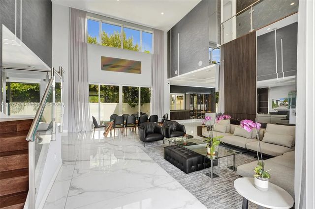 10223 Nw 75th Terrace, Doral