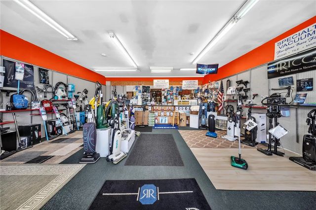 5 of 16 - 18480 W Dixie Highway, North Miami Beach, FL