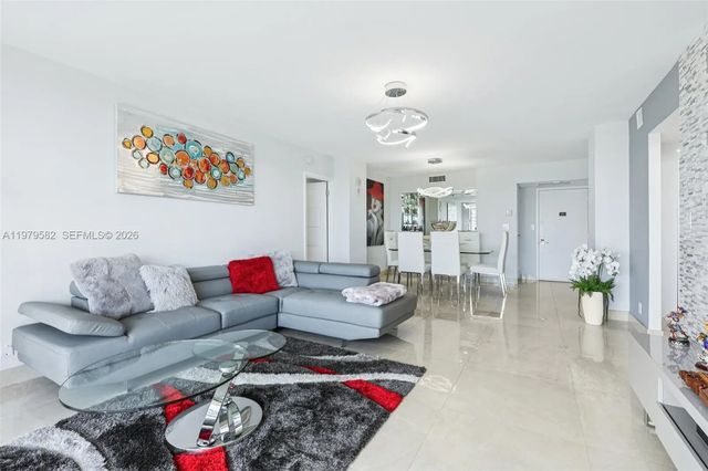 20379 W Country Club Drive #1436, Aventura