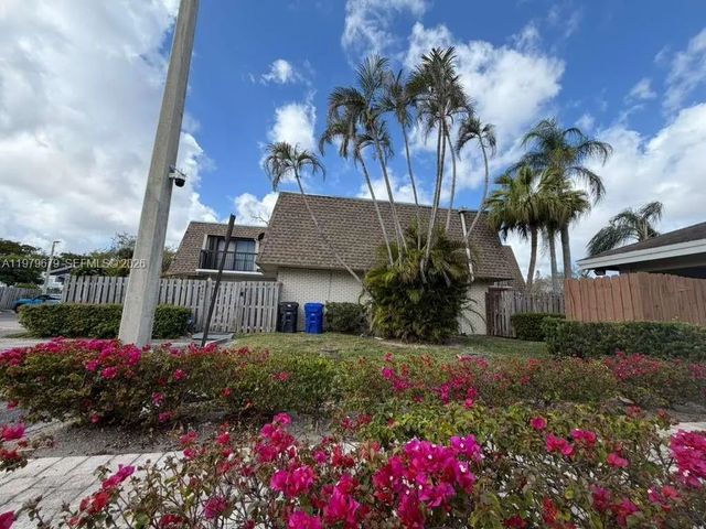 8209 Sw 23rd Court #17c, North Lauderdale