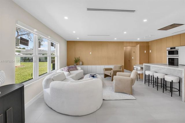 2 of 27 - 3240 Park Lane #d, Boynton Beach, FL