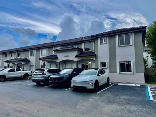 5605 Nw 109th Avenue #76, Doral
