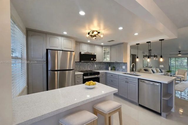 2403 Antigua Circle #l2, Coconut Creek