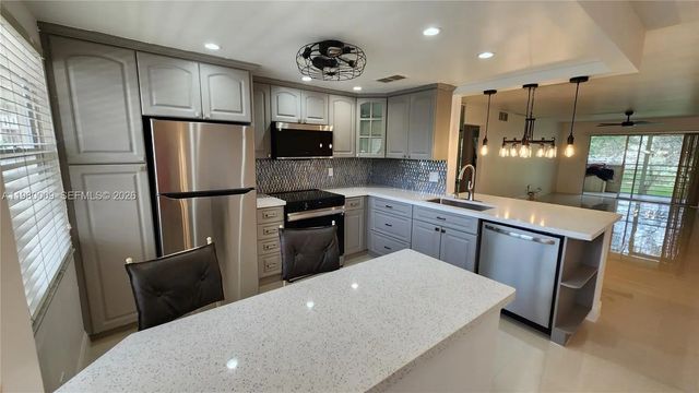 3 of 42 - 2403 Antigua Circle #l2, Coconut Creek, FL