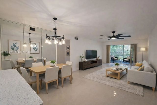 5 of 42 - 2403 Antigua Circle #l2, Coconut Creek, FL