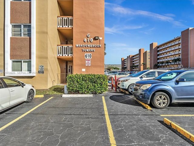 4 of 37 - 610 Ne 12th Avenue #203, Hallandale Beach, FL