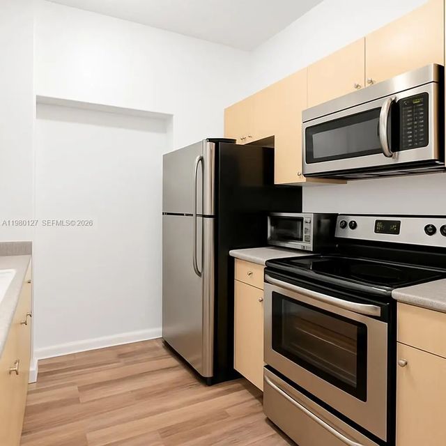 3 of 18 - 1900 Van Buren Street #112b, Hollywood, FL