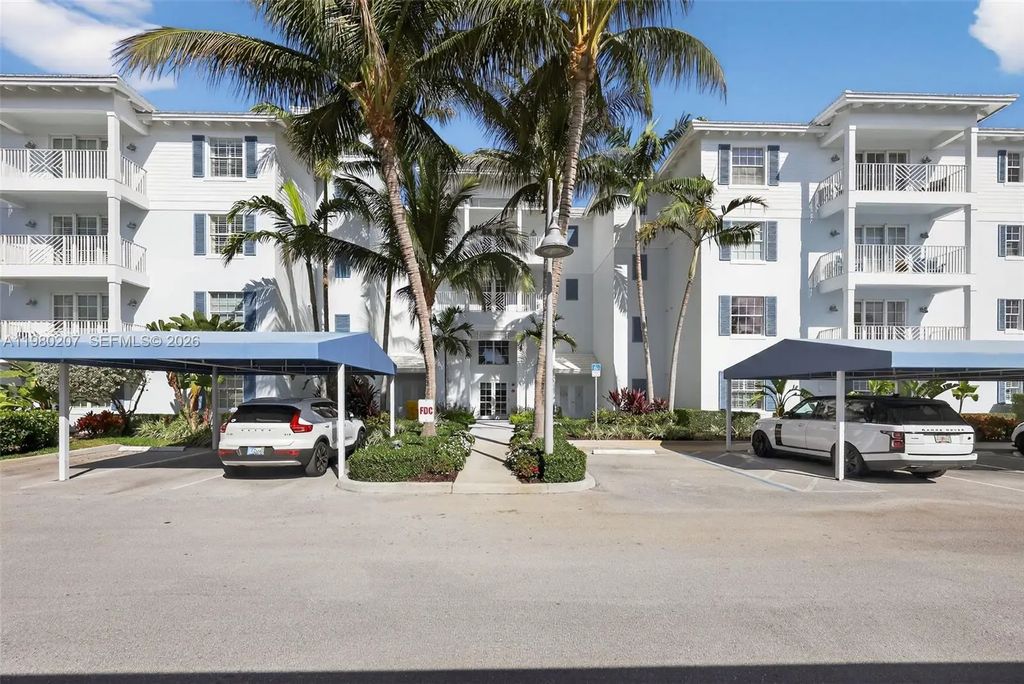 915 S Bay Colony Drive S #s, Juno Beach