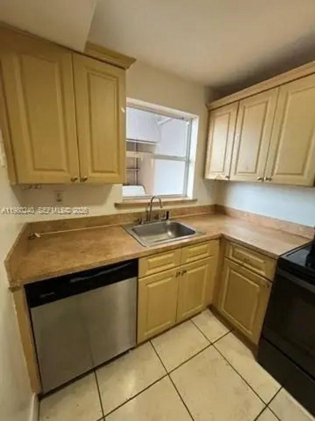 2 of 8 - 4331 W 11th Lane #65, Hialeah, FL