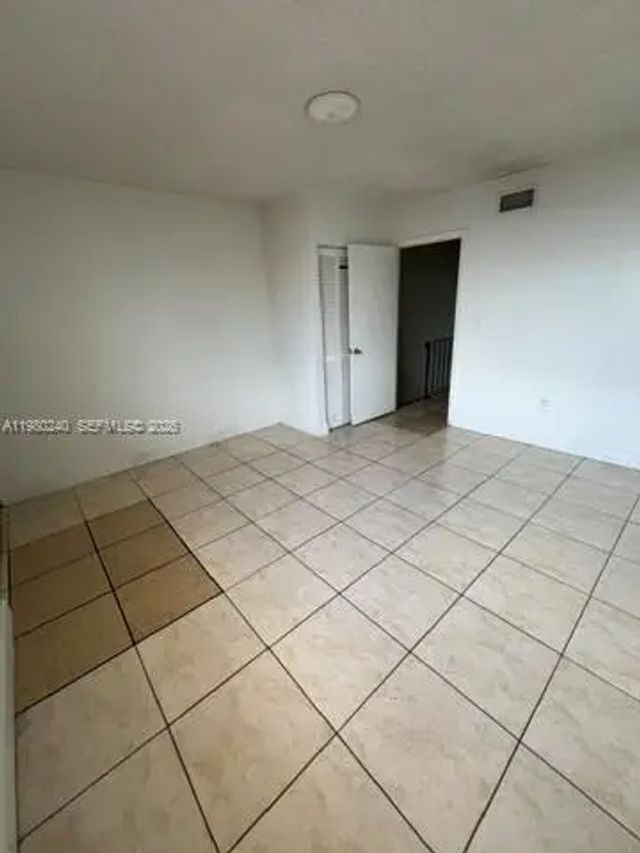 5 of 8 - 4331 W 11th Lane #65, Hialeah, FL