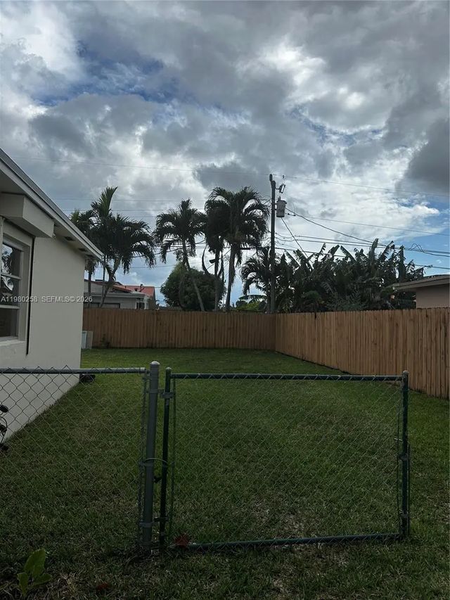 3 of 19 - 7540 Sw 37th Street, Miami, FL