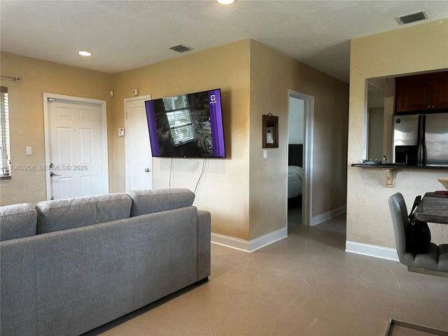 5 of 19 - 7540 Sw 37th Street, Miami, FL