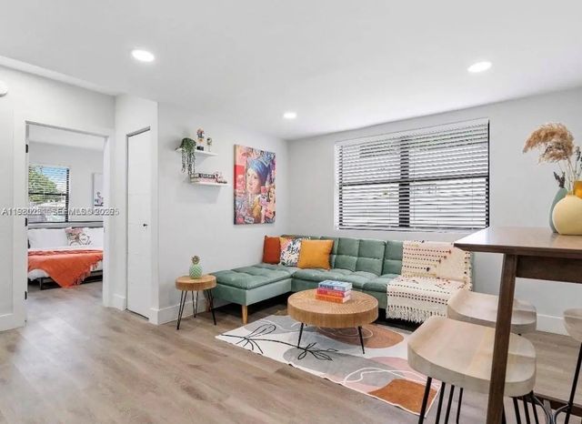 5 of 14 - 584 Nw 30th Street, Miami, FL