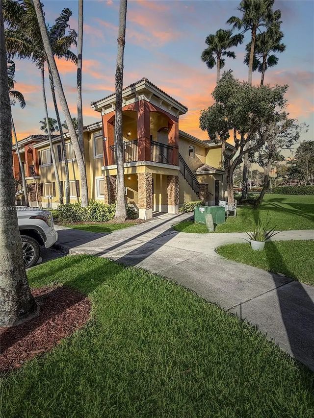 945 Ne 34th Avenue #204, Homestead