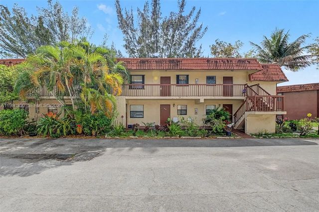 6525 W 26th Drive #204-37, Hialeah