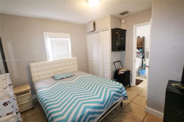 5 of 17 - 4419 Nw 17th Avenue, Miami, FL