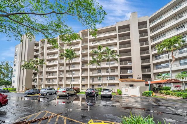 3940 Inverrary Boulevard #303-a, Lauderhill