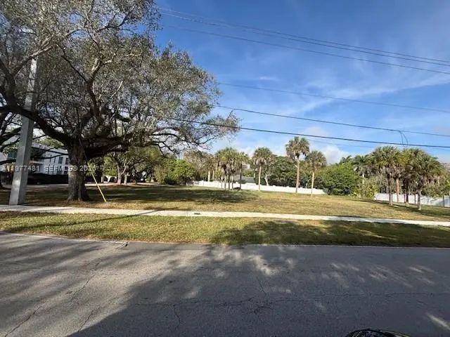 4 of 9 - 9506 Sw 57th Avenue, Pinecrest, FL