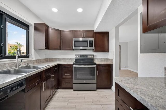 4 of 52 - 1451 Nw 92nd Avenue #191, Pembroke Pines, FL