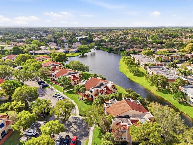 5 of 36 - 567 Racquet Club Road #18, Weston, FL