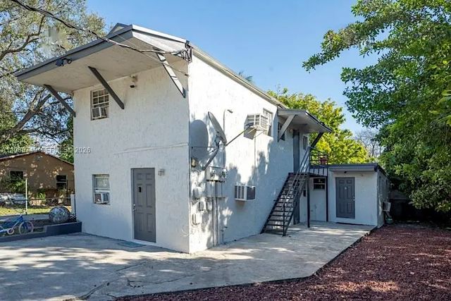 4 of 50 - 2378 Nw 60th Street, Miami, FL