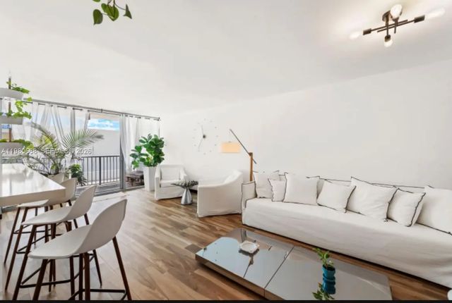 2655 Collins Avenue #504, Miami Beach