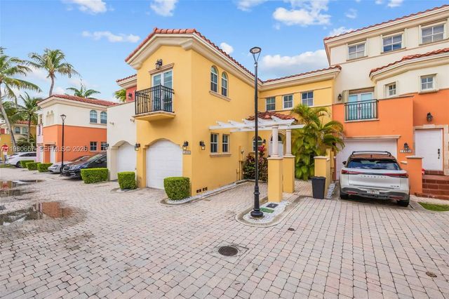 18450 Ne 30th Place, Aventura