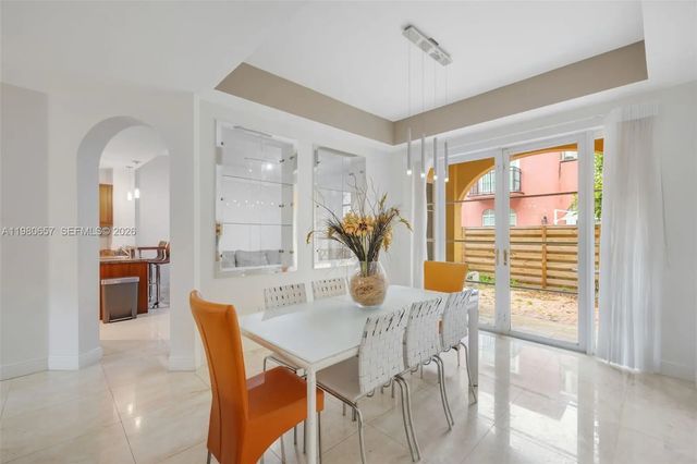 4 of 35 - 18450 Ne 30th Place, Aventura, FL
