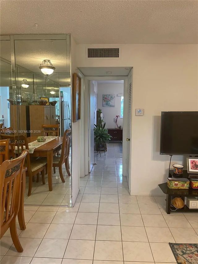 5 of 22 - 5300 Washington Street #j312, Hollywood, FL