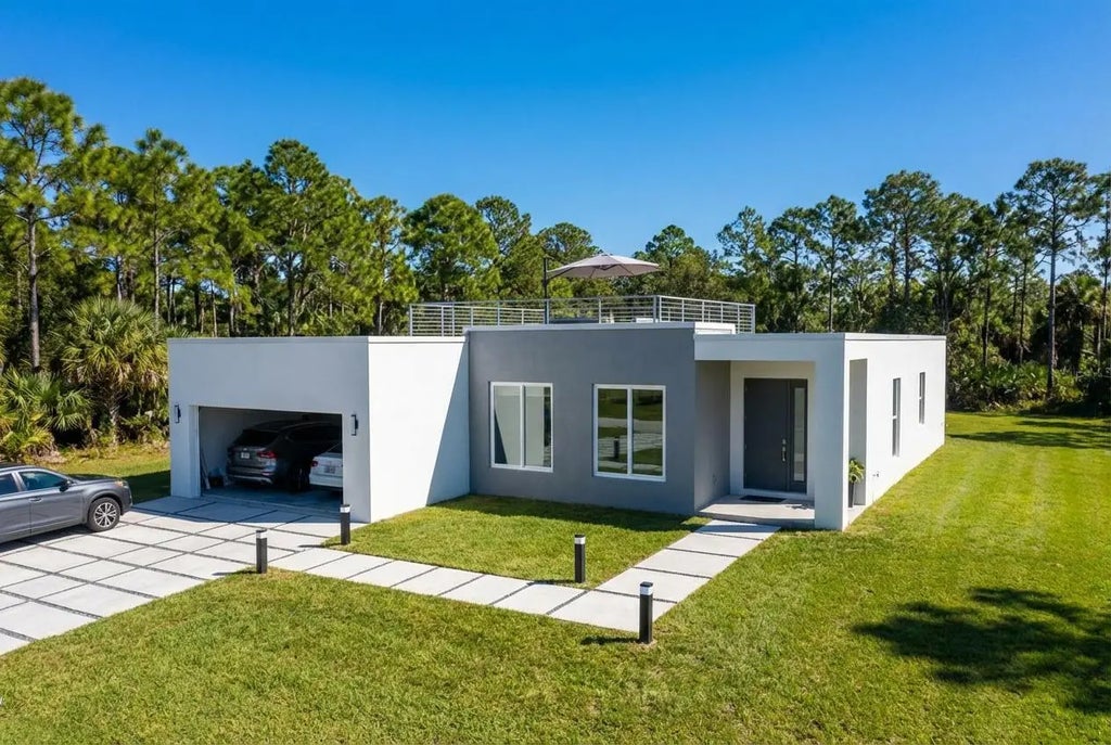 917 Sterling Street E, Lehigh Acres