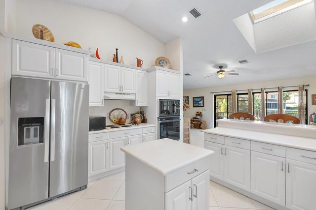 4 of 48 - 1300 Nw 97th Terrace, Coral Springs, FL