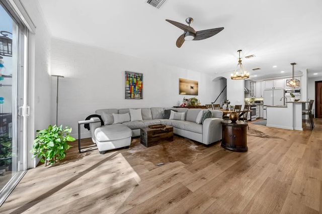 3 of 25 - 1942 Ne 32nd Street, Lighthouse Point, FL