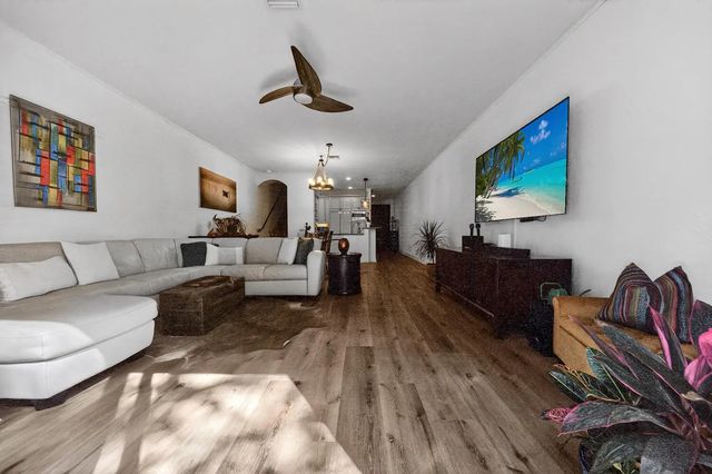 4 of 25 - 1942 Ne 32nd Street, Lighthouse Point, FL