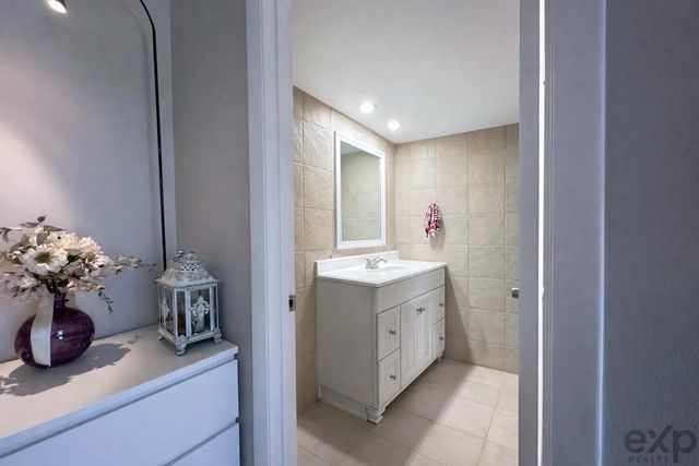 5 of 31 - 1008 10th Way, West Palm Beach, FL