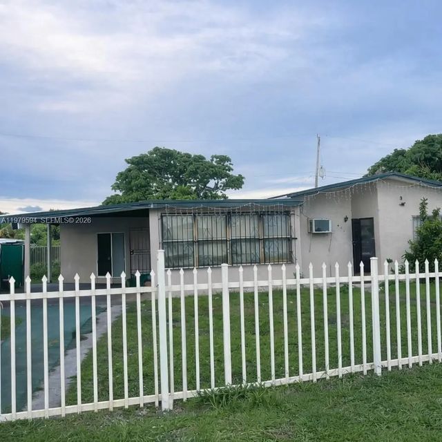 631 Jann Avenue, Opa-Locka