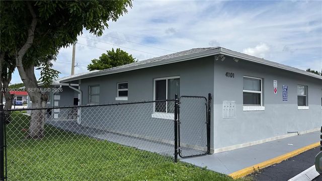 2 of 52 - 4101 Nw 30th Terrace, Lauderdale Lakes, FL