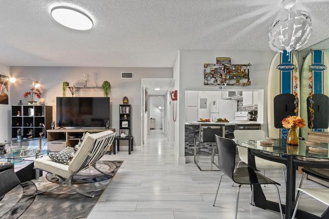 4 of 38 - 712 Sunny Pine Way #e2, Greenacres, FL