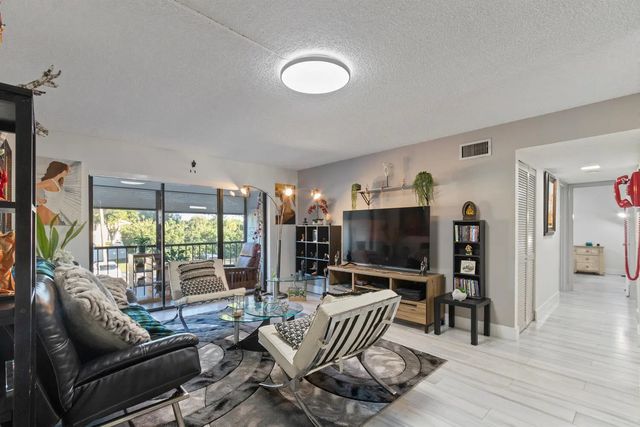 5 of 38 - 712 Sunny Pine Way #e2, Greenacres, FL