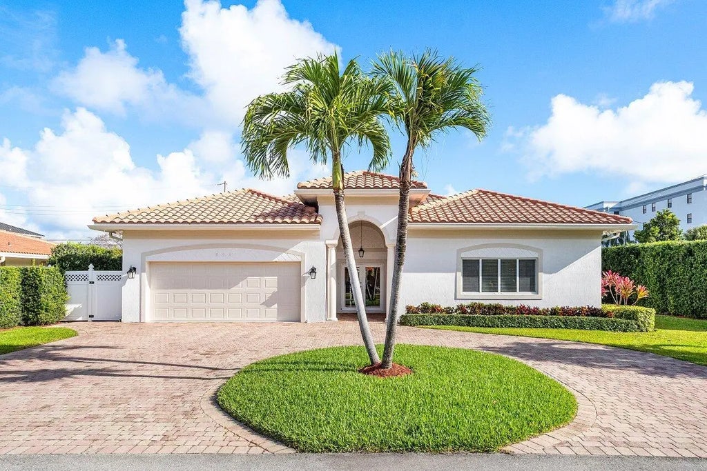 899 S Granada Dr, Boca Raton