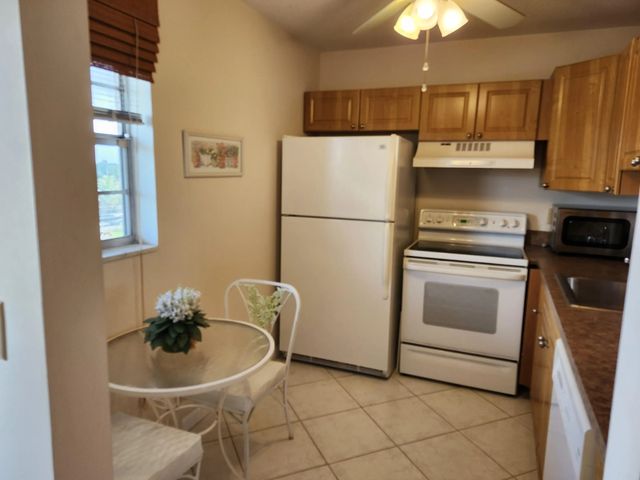 3 of 58 - 230 Ne 26th Avenue #408, Boynton Beach, FL