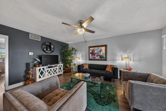 2 of 30 - 804 Se 7th Street Se #401, Deerfield Beach, FL