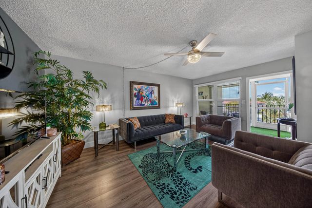 3 of 30 - 804 Se 7th Street Se #401, Deerfield Beach, FL