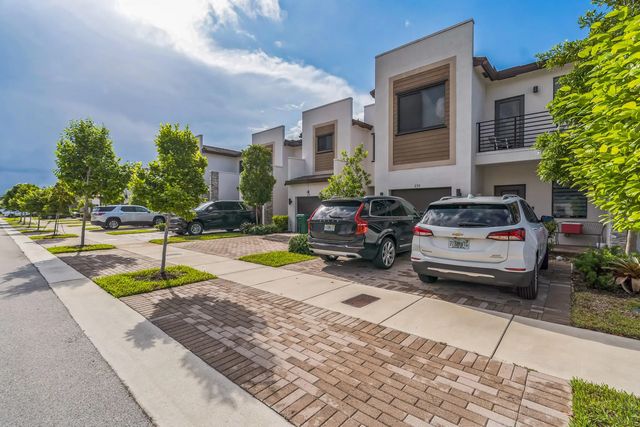 2 of 26 - 230 Ne 208th Terrace #230, North Miami Beach, FL
