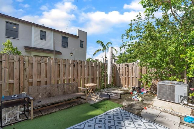 3 of 26 - 230 Ne 208th Terrace #230, North Miami Beach, FL
