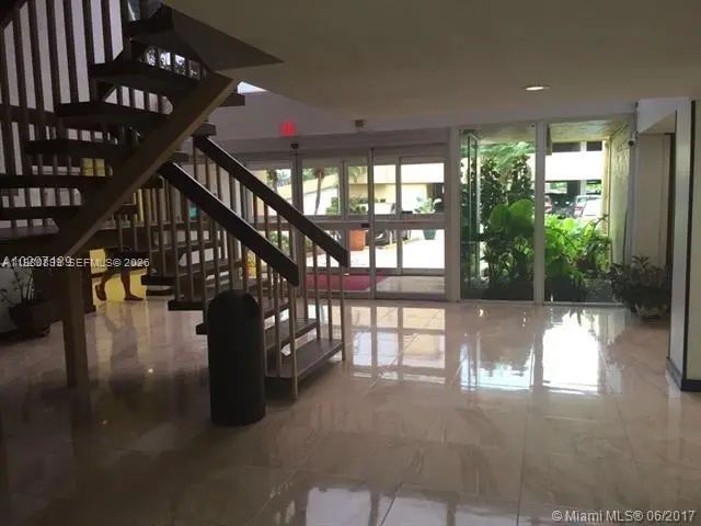 3 of 25 - 17890 W Dixie Highway #106, North Miami Beach, FL