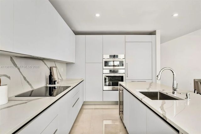 2 of 21 - 527 Orton Avenue #902, Fort Lauderdale, FL